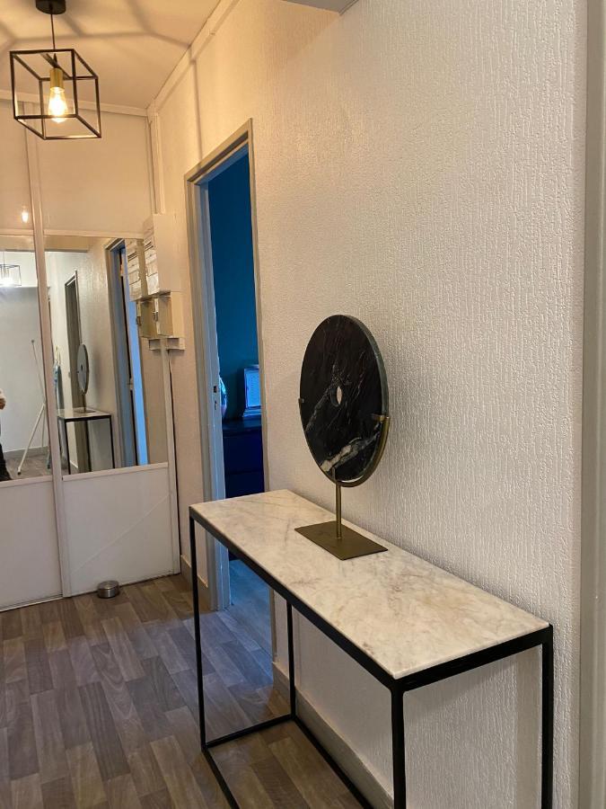 Appartement Familial Wifi Netflix Amazon Prime Saint-Cyr-lʼÉcole Dış mekan fotoğraf