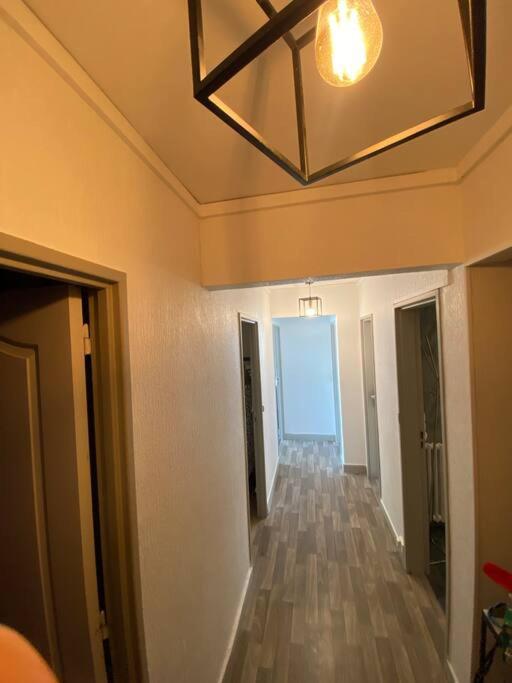 Appartement Familial Wifi Netflix Amazon Prime Saint-Cyr-lʼÉcole Dış mekan fotoğraf