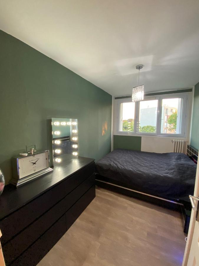Appartement Familial Wifi Netflix Amazon Prime Saint-Cyr-lʼÉcole Dış mekan fotoğraf